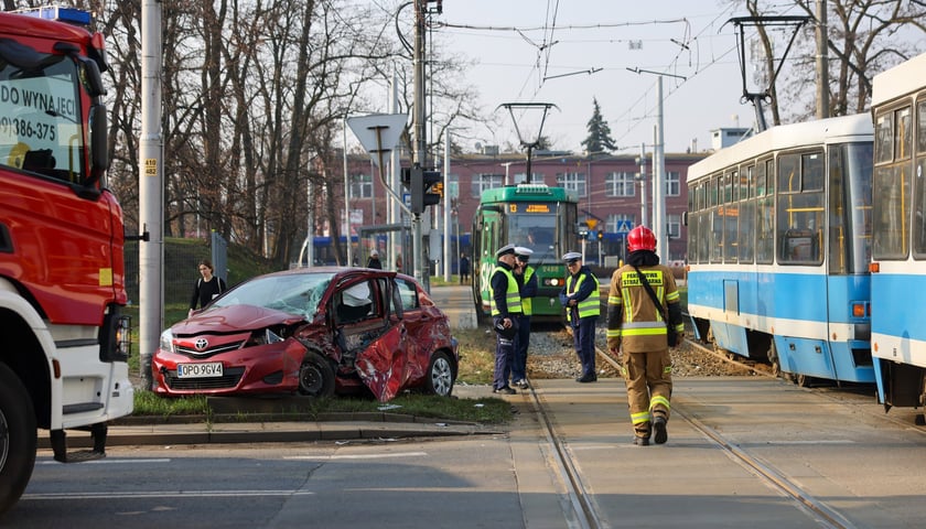 Wypadek przy ul. Strzegomskiej we Wrocławiu, 19.03.2026 r.