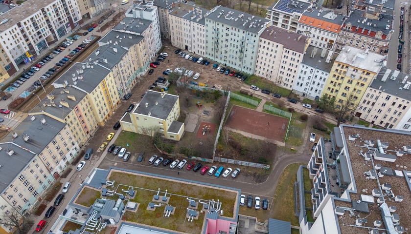 <p>Powstaną tu nowe chodniki, drogi i miejsca parkingowe z reorganizacją ruchu</p>