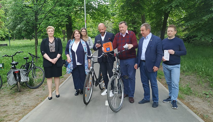Droga rowerowa z Wrocławia do Bielan Wrocławskich oficjalnie otwarta [WIDEO]