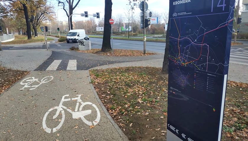 Totemy rowerowe we Wrocławiu.