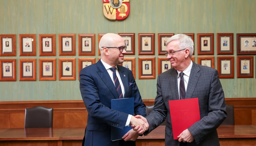 Wiceprezydent Wrocławia Jakub Mazur i prof. Jarosław Bosy, Dyrektor Łukasiewicz – PORT.