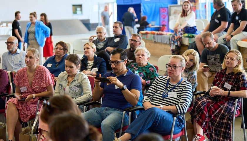 Uczestnicy 8. Kongresu Wrocławskich Organizacji Pozarządowych w 2025 roku. Zdjęcie archiwalne, ilustracyjne.