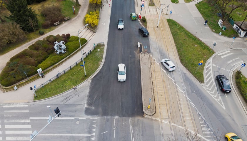 Ulica Grabiszyńska z nową nawierzchnią (zdjęcie z poniedziałku 23 marca)