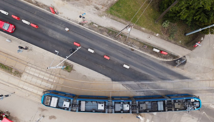 Ulica Grabiszyńska z nową nawierzchnią (zdjęcie z poniedziałku 23 marca)