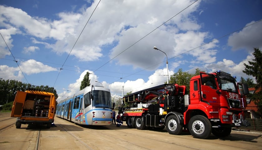 Podniesie tramwaje, uratuje życie (ZDJĘCIA+WIDEO)