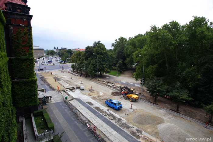 Na Purkyniego kładą już kostkę (ZDJĘCIA)