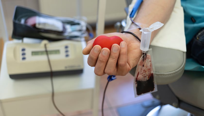 Pobieranie krwi, zdjęcie ilustracyjne