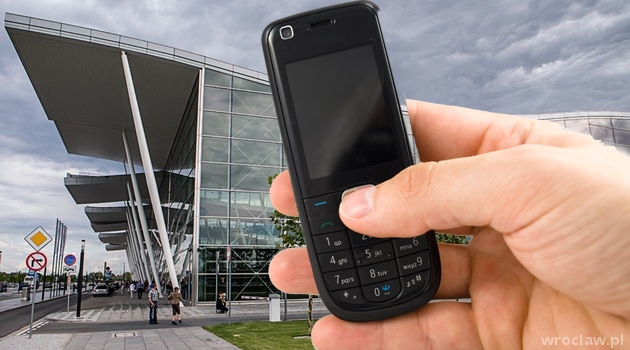 W samolocie swobodniej skorzystasz z telefonu