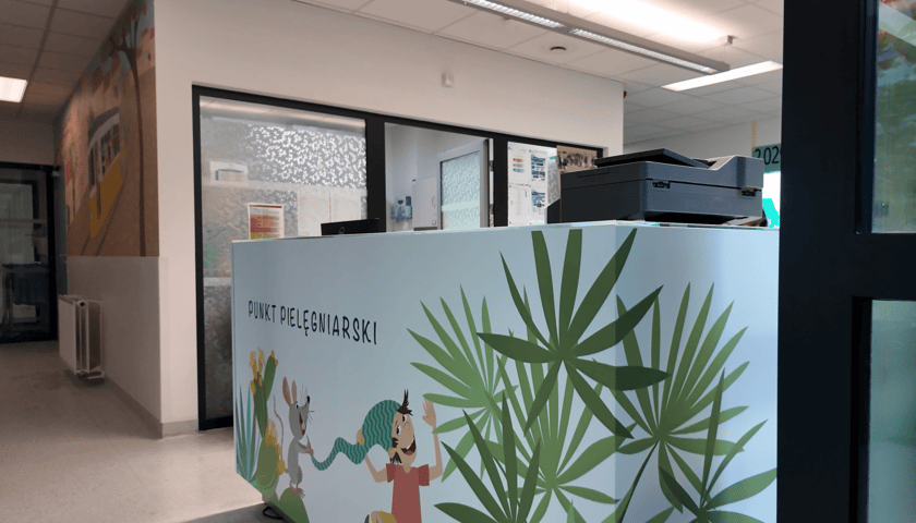 <p>Jeden z obraz&oacute;w na ścianach w Przylądku Nadziei we Wrocławiu</p>