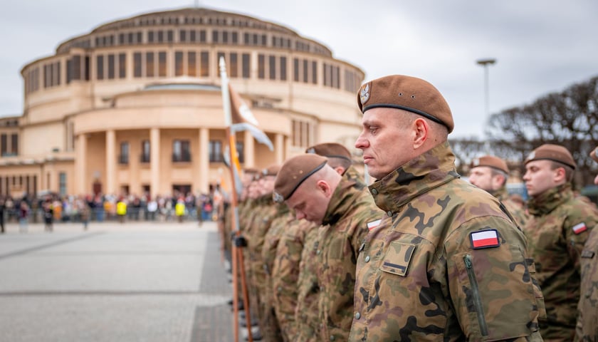 Mężczyźni i kobiety. Żołnierze 16 Dolnośląskiej Brygady Obrony Terytorialnej, 28 marca 2026 r. 