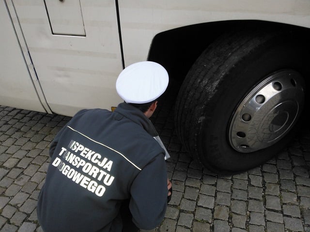Dużo chętnych na wakacyjne kontrole autokarów [WIDEO]