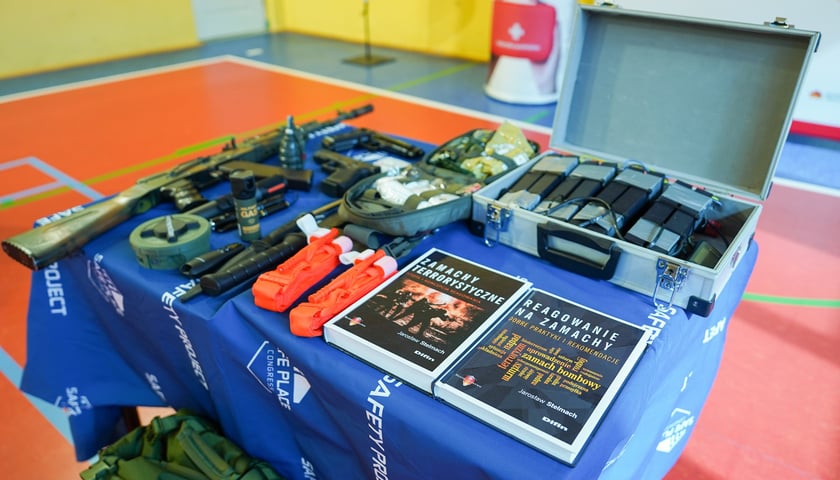 Szkolenie w ramach programu Bezpieczny Wrocław w III Liceum Ogólnokształcącego im. Adama Mickiewicza przy ulicy Składowej 5