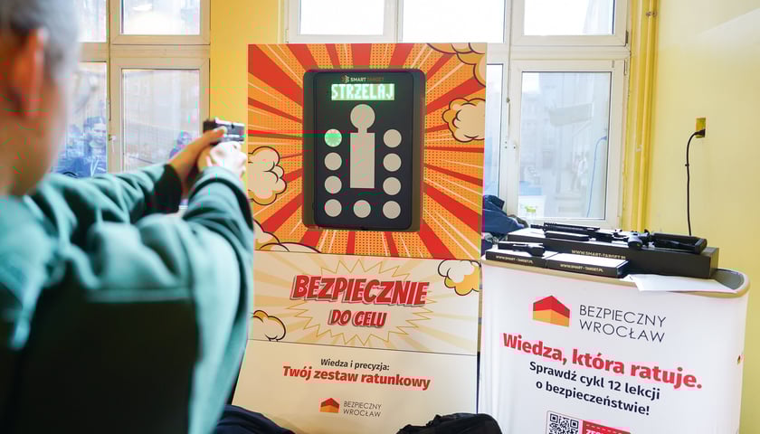 Szkolenie w ramach programu Bezpieczny Wrocław w III Liceum Ogólnokształcącego im. Adama Mickiewicza przy ulicy Składowej 5