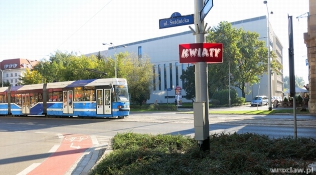 Jest przetarg na światła przez ul. Świdnicką