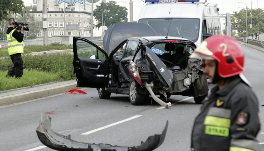 Wypadek przy mostach Warszawskich [ZDJĘCIA]