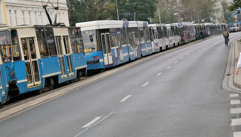 Tramwajowy korek na Grabiszyńskiej