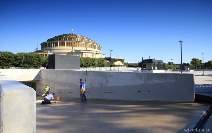 Tańszy parking przy Hali Stulecia