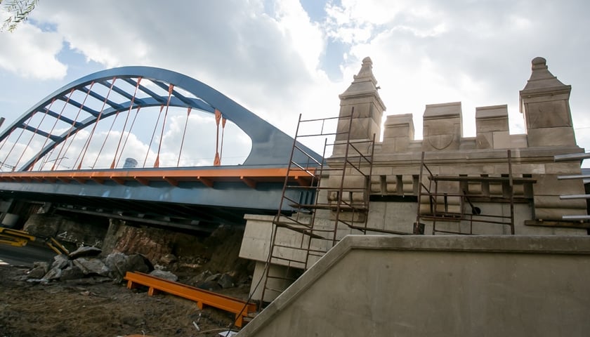 Kolejarze odnowili zabytkowe piaskowce [ZDJĘCIA]