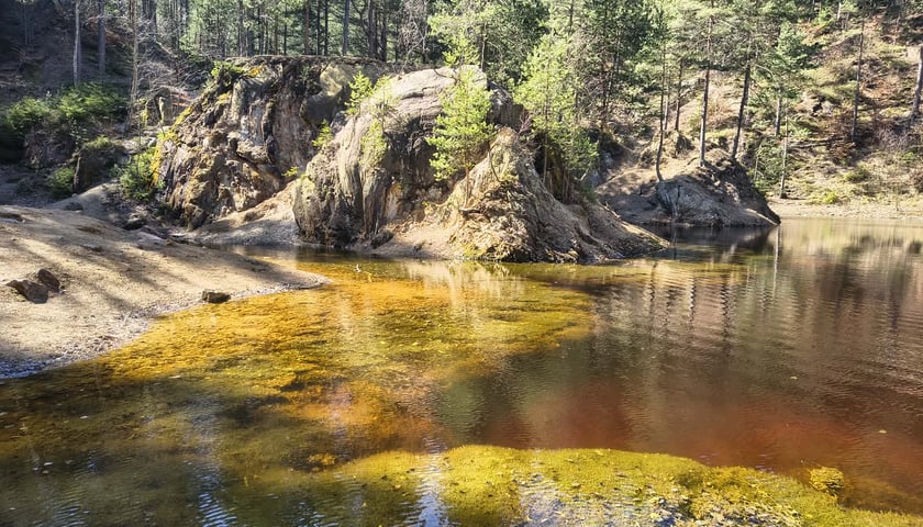 Kolorowe Jeziorka w Rudawach Janowickich