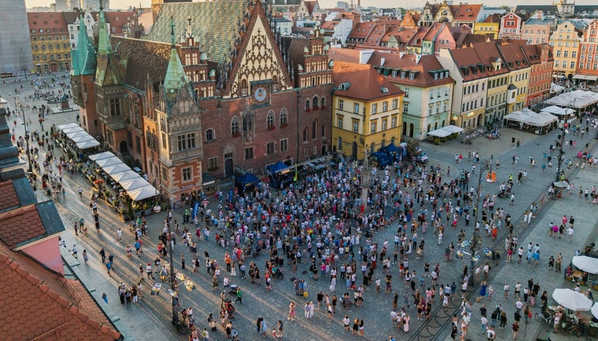 Rynek we Wrocławiu, widok na Ratusz