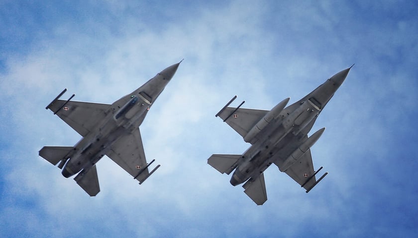 F 16 znowu nad Wrocławiem