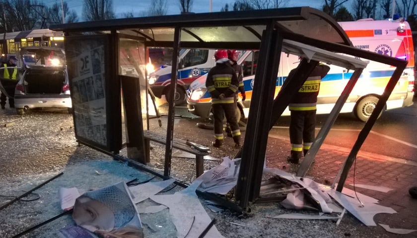 Wypadek na Grabiszyńskiej [ZDJĘCIA]