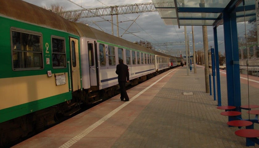 Wrocław Mikołajów – jeden peron już gotowy [ZDJĘCIA]
