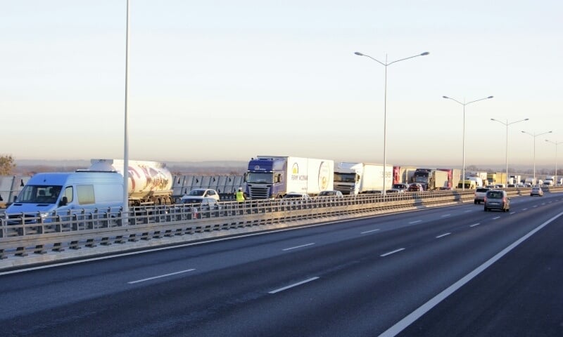 Dwa wypadki na AOW. Droga była zablokowana [ZDJĘCIA]