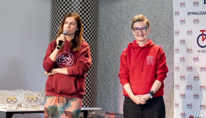 <p>Wręczenie nagr&oacute;d w akcji &bdquo;W K&oacute;łko Kręcę&rdquo; w środę 8 kwietnia w Barbarze</p>