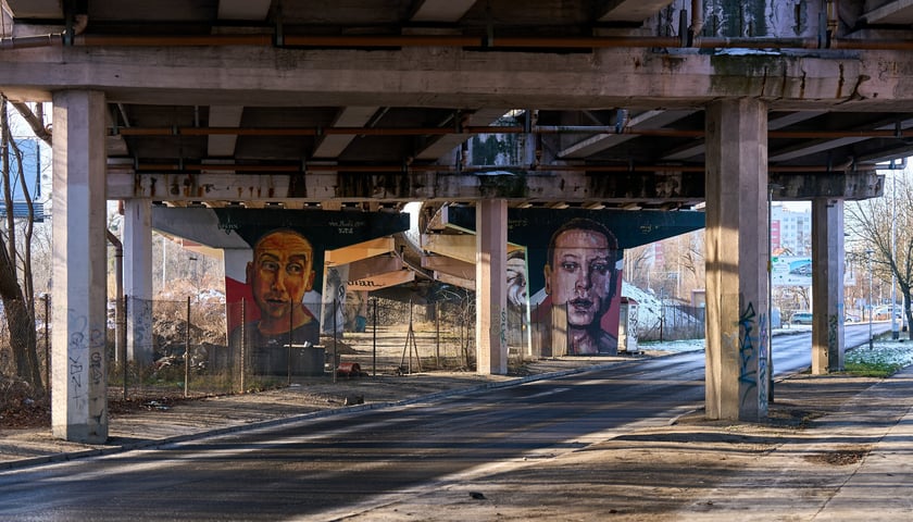 Filary estakad na Alei Sobieskiego