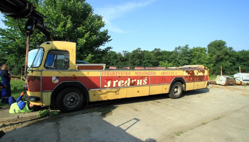 Fredruś trafił pod dach [ZDJĘCIA, WIDEO]