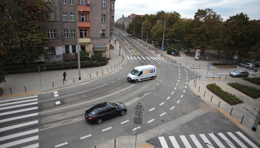 Nowowiejska już otwarta dla aut [ZDJĘCIA, WIDEO]