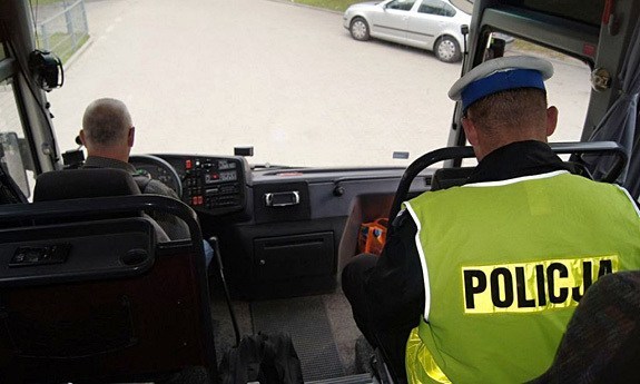 Wyjazdy na wakacje - kontrole autokarów, bezpieczeństwo