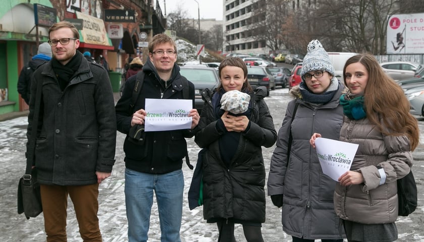 od lewej na zdjęciu: Marcin Wojtera, Tomasz Owczarek, Anna Szmigiel – Franz, Aleksandra Prokopowicz, Aleksandra Zienkiewcz