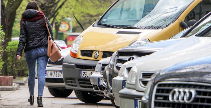 Efekt wprowadzenia płatnych miejsc postojowych – przykład Szczecina