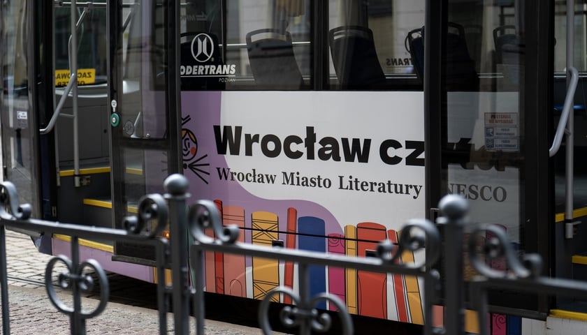 Powiększ obraz: Konferencja na temat akcji Wrocław czyta, 13 kwietnia 2026