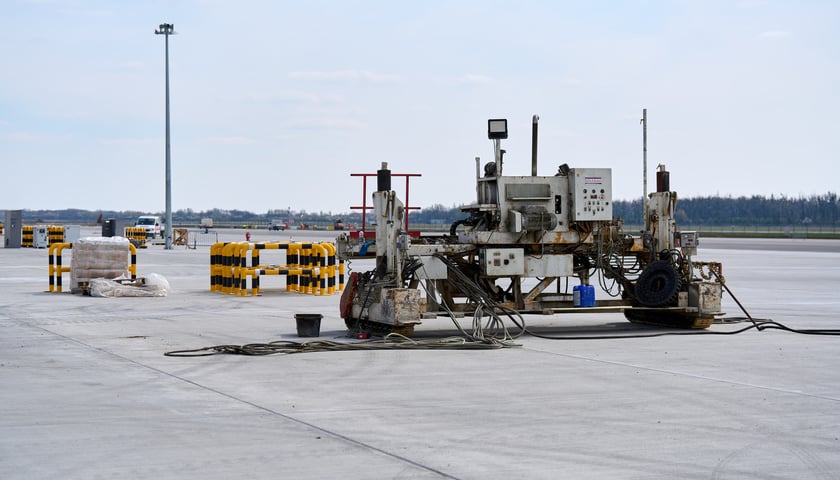 Powiększ obraz: Trwa rozbudowa wrocławskiego lotniska