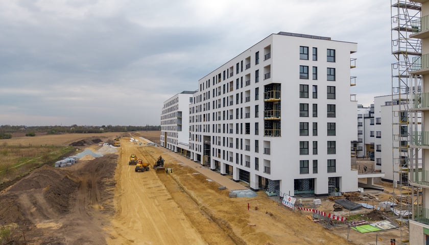 Powiększ obraz: Budowa Alei Architekt&oacute;w na Nowych Żernikach (zdjęcie z kwietnia 2026)