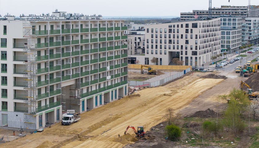 Powiększ obraz: Budowa Alei Architekt&oacute;w na Nowych Żernikach (zdjęcie z kwietnia 2026)