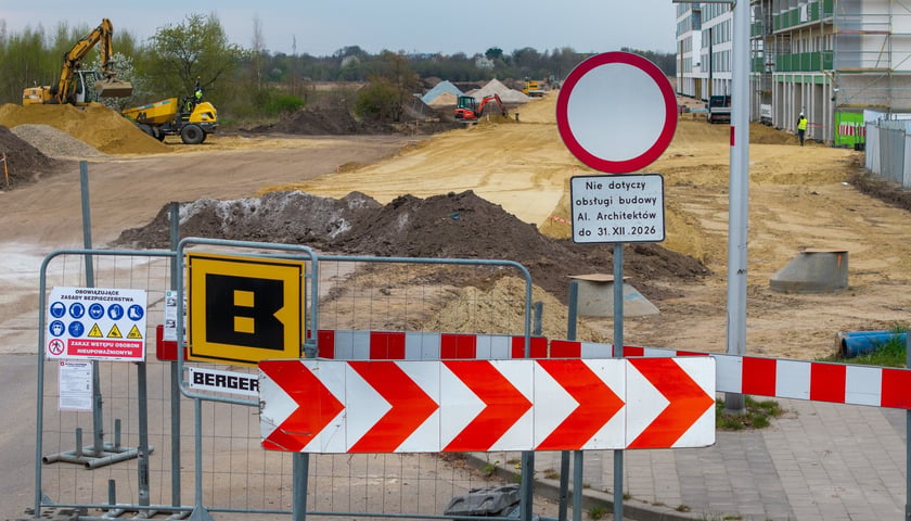 Powiększ obraz: Budowa Alei Architekt&oacute;w na Nowych Żernikach (zdjęcie z kwietnia 2026)