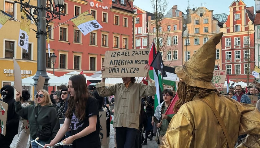 Powiększ obraz: <p>Protest przeciw karze śmierci wprowadzonej w Izraelu, Wrocław 17.04.2026</p>
