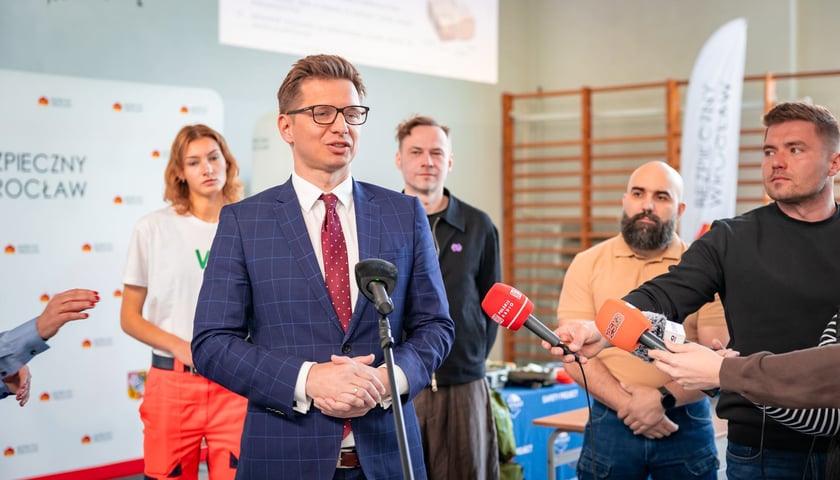 Powiększ obraz: Marcin Miedziński, zastępca dyrektora Departamentu Edukacji UMW