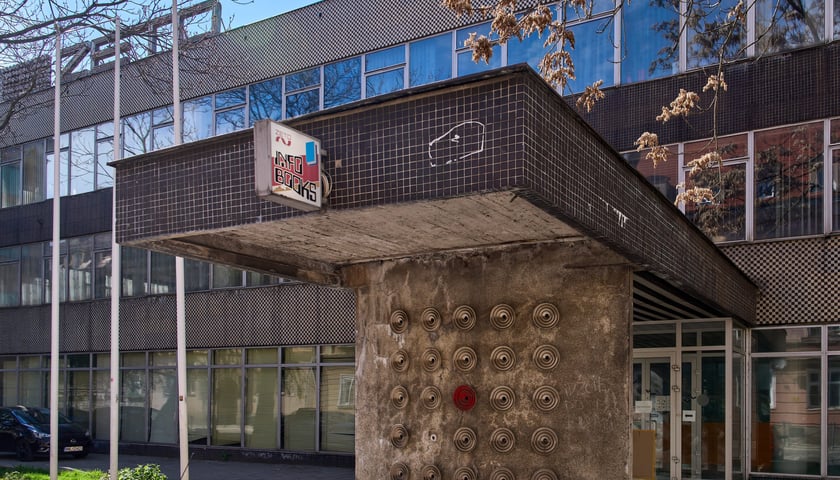 Powiększ obraz: <p>Budynek ZETO przy ul. Ofiar Oświęcimskich</p>