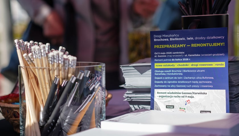 Powiększ obraz: Spotkanie urzędnik&oacute;w i mieszkańc&oacute;w w sobotę 25 kwietnia na Brochowie dotyczące zmian w organizacji ruchu i komunikacji na Brochowie