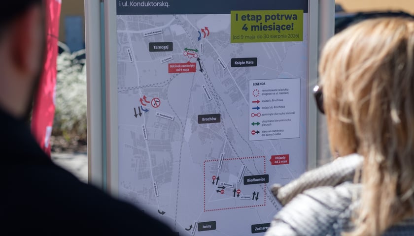 Powiększ obraz: Spotkanie urzędnik&oacute;w i mieszkańc&oacute;w w sobotę 25 kwietnia na Brochowie dotyczące zmian w organizacji ruchu i komunikacji na Brochowie
