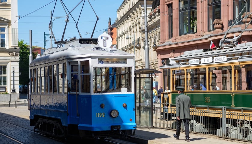 Powiększ obraz: Zabytkowy tramwaj wyjechał na ulice Wrocławia - 1.05.2026 r.