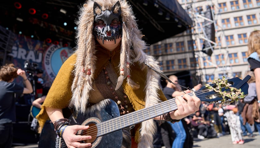 Powiększ obraz: Gitarowe miasteczko - Rynek i okolice
