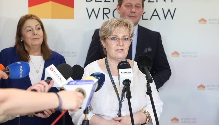 Powiększ obraz: Jolanta Mazurkiewicz-Kaczyńska, dyrektorka Lotniczych Zakładów Naukowych we Wrocławiu