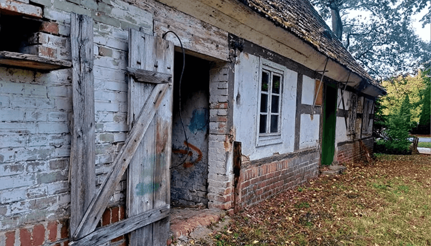 Gajówka w Rudzie Milickiej przed remontem