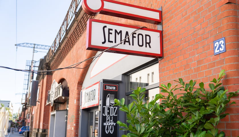 Powiększ obraz: Bar Semafor we Wrocławiu.